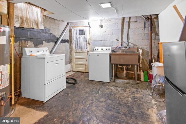 54 WAGNERS LN, Essex, MD 21221