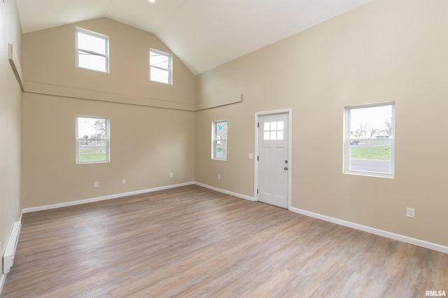 9720 W KNOX Street, Edwards, IL 61528