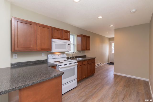 9720 W KNOX Street, Edwards, IL 61528