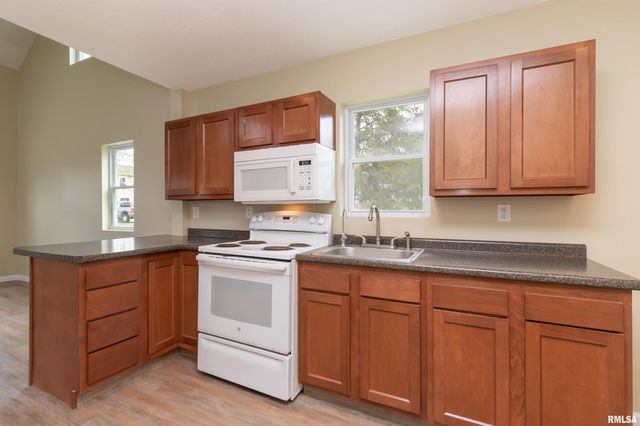 9720 W KNOX Street, Edwards, IL 61528