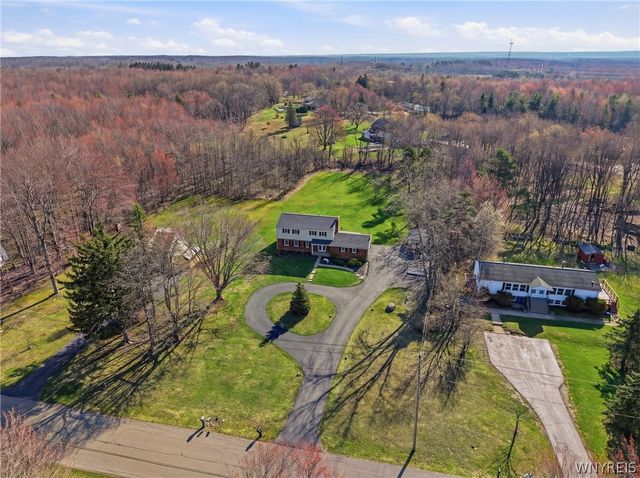 7033 Derby Road, Evans, NY 14047