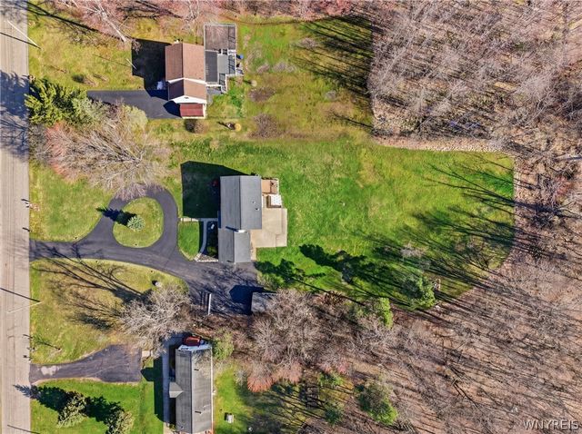 7033 Derby Road, Evans, NY 14047