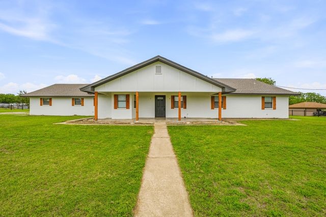621 County Road 484, Stephenville, TX 76401