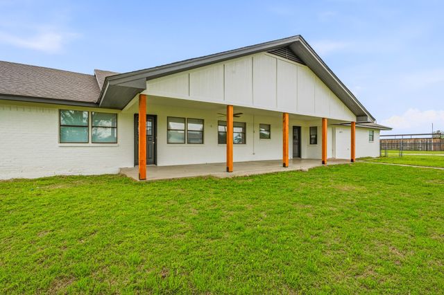 621 County Road 484, Stephenville, TX 76401