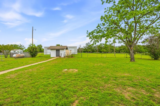 621 County Road 484, Stephenville, TX 76401
