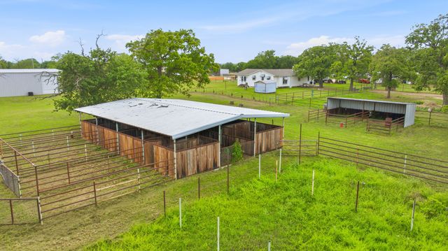 621 County Road 484, Stephenville, TX 76401