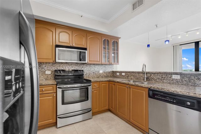 2301 SW 27th Avenue 1102, Miami, FL 33145