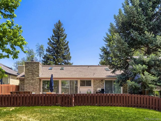 2884 S Oakland Cir, Aurora, CO 80014