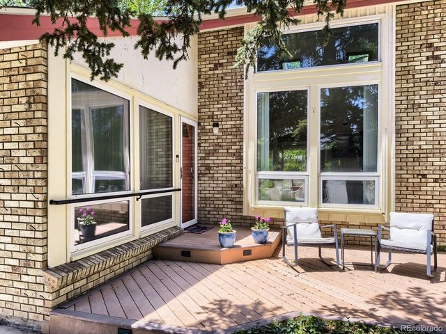 2884 S Oakland Cir, Aurora, CO 80014