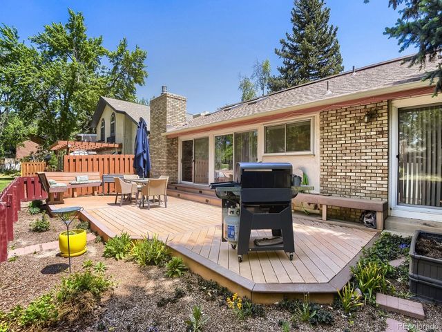 2884 S Oakland Cir, Aurora, CO 80014