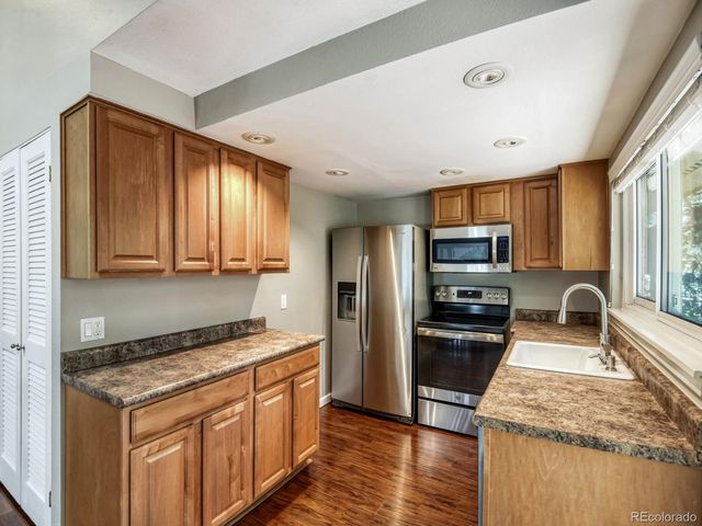 2884 S Oakland Cir, Aurora, CO 80014