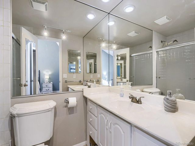 2884 S Oakland Cir, Aurora, CO 80014