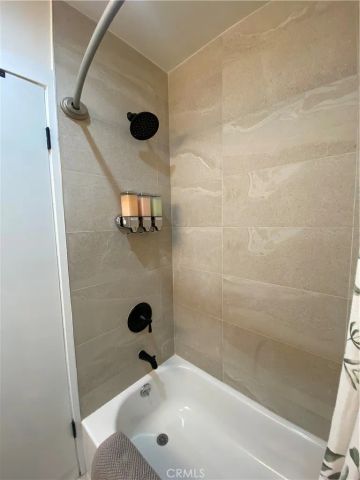 827 S Manhattan 205, Los Angeles, CA 90005