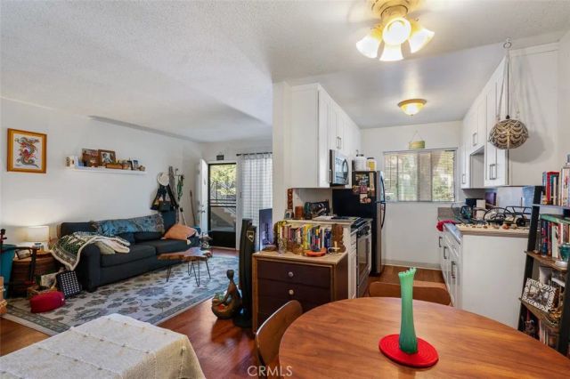 112 N Mar Vista Avenue, Pasadena, CA 91106