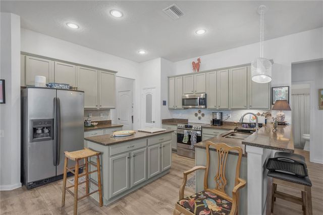 19015 FERN MEADOW LOOP, Lutz, FL 33558