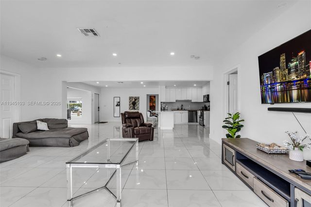 2721 Harding St, Hollywood, FL 33020