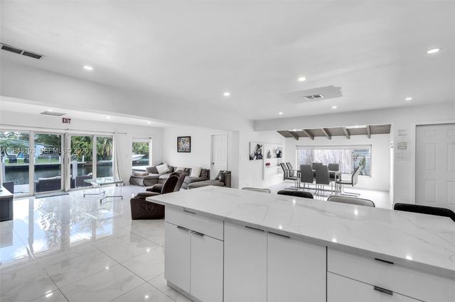 2721 Harding St, Hollywood, FL 33020