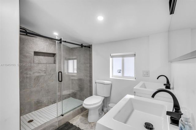 2721 Harding St, Hollywood, FL 33020