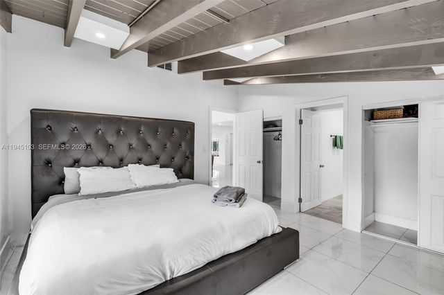 2721 Harding St, Hollywood, FL 33020