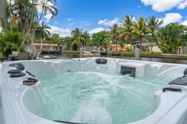 2721 Harding St, Hollywood, FL 33020