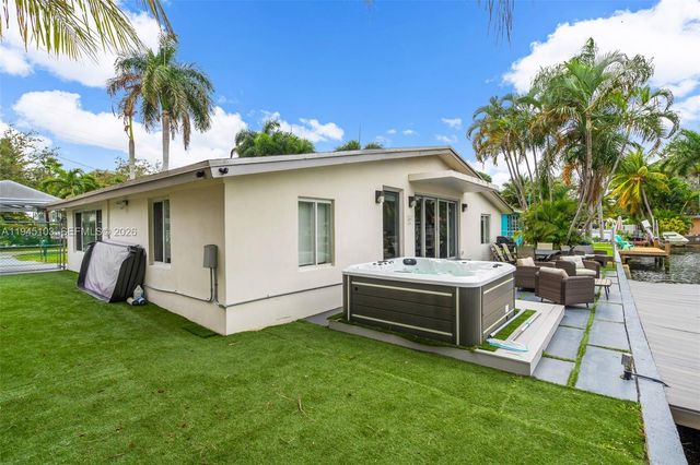 2721 Harding St, Hollywood, FL 33020