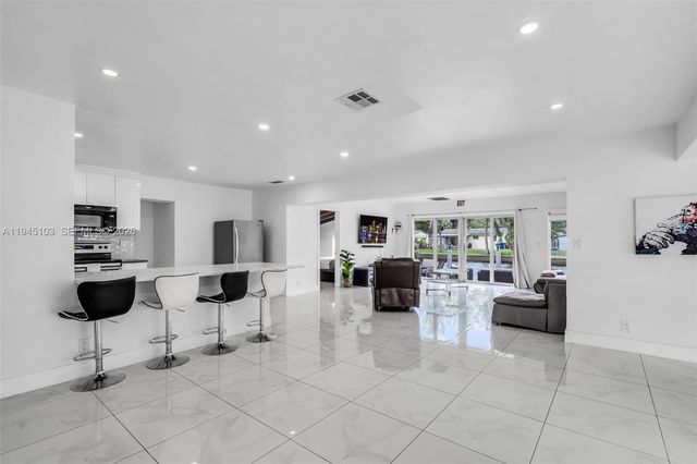 2721 Harding St, Hollywood, FL 33020