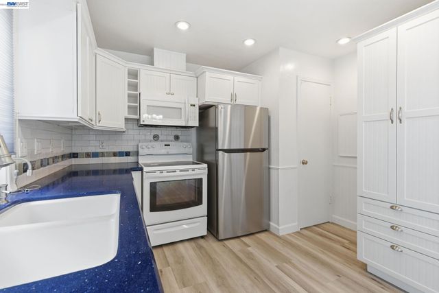 3194 Pawnee Way, Pleasanton, CA 94588