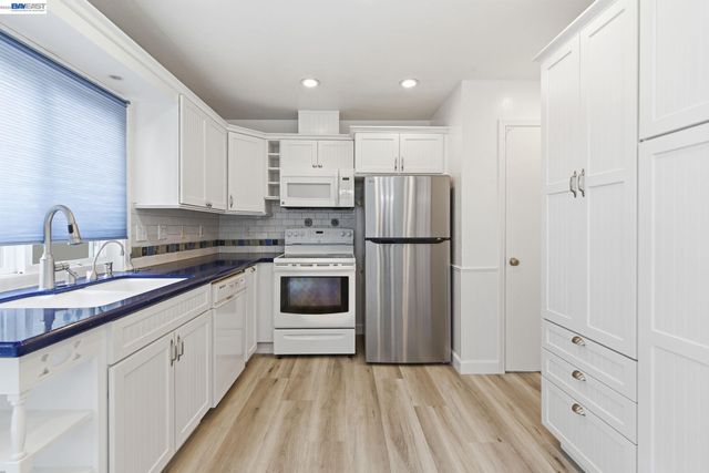 3194 Pawnee Way, Pleasanton, CA 94588