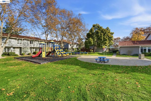 3194 Pawnee Way, Pleasanton, CA 94588