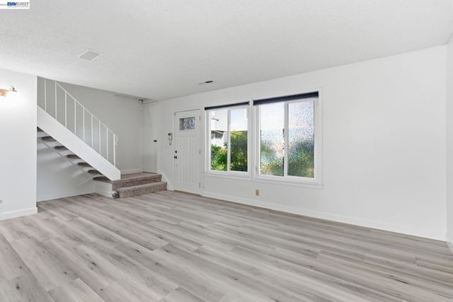 3194 Pawnee Way, Pleasanton, CA 94588