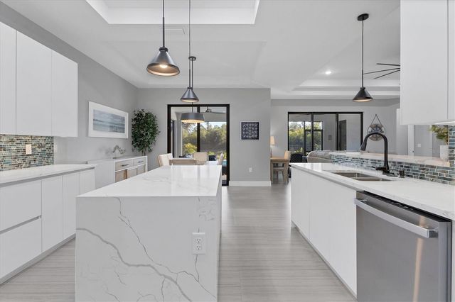 115 GREEN PINE PARK, Rotonda West, FL 33947