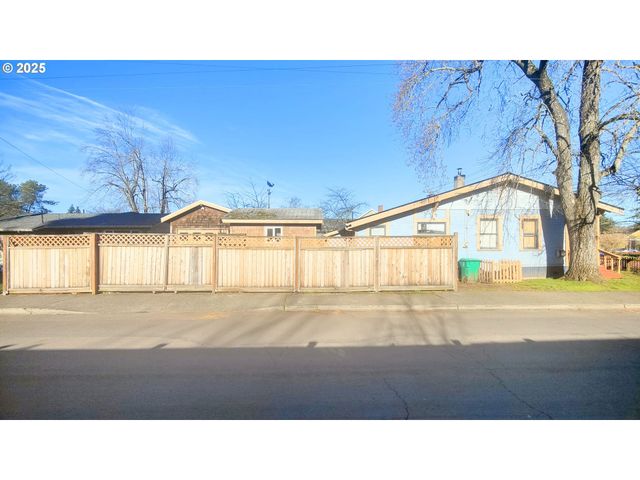 5121 Se 79TH Ave, Portland, OR 97206