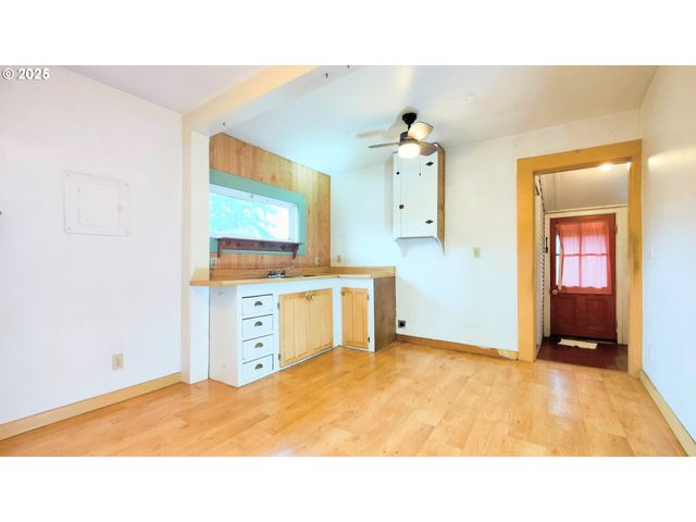 5121 Se 79TH Ave, Portland, OR 97206