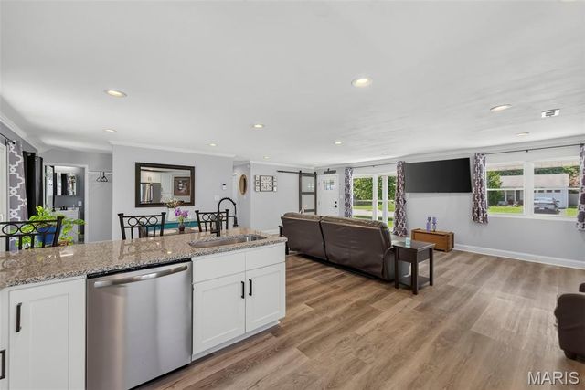 11971 Brookmont Drive, Maryland Heights, MO 63043
