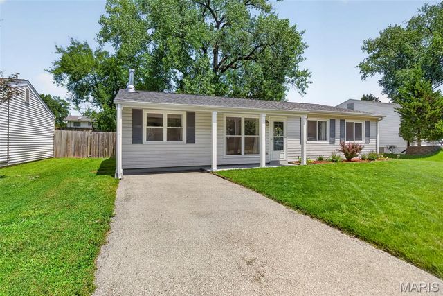 11971 Brookmont Drive, Maryland Heights, MO 63043