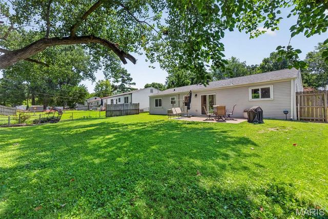 11971 Brookmont Drive, Maryland Heights, MO 63043