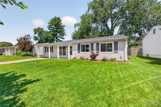 11971 Brookmont Drive, Maryland Heights, MO 63043