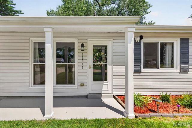 11971 Brookmont Drive, Maryland Heights, MO 63043