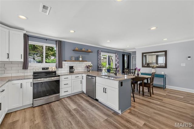 11971 Brookmont Drive, Maryland Heights, MO 63043