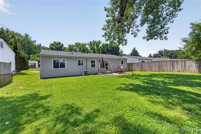 11971 Brookmont Drive, Maryland Heights, MO 63043