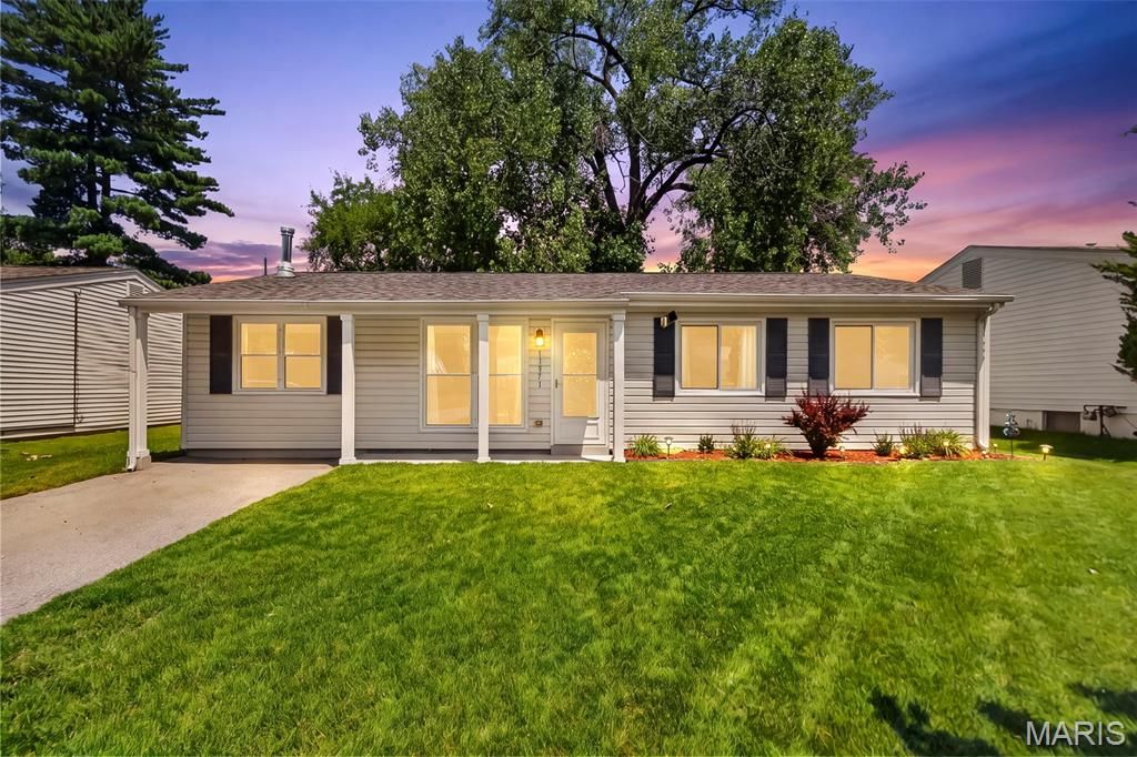 11971 Brookmont Drive, Maryland Heights, MO 63043
