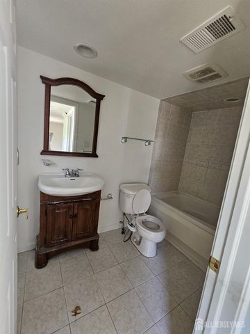 895 Madison Avenue, Rahway, NJ 07065