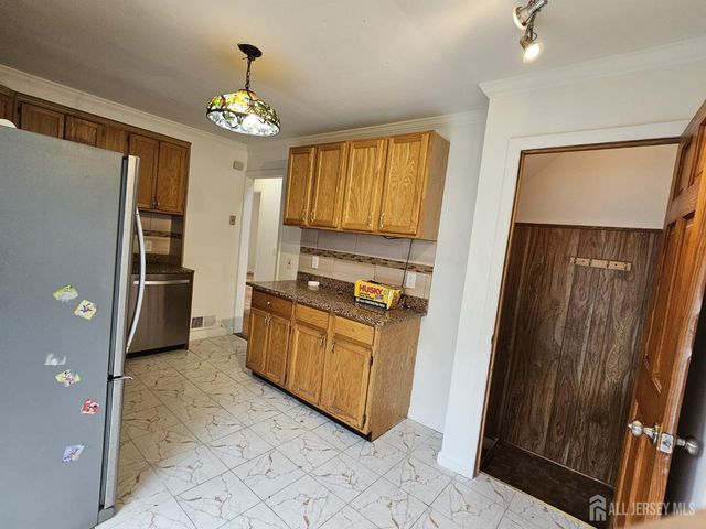 895 Madison Avenue, Rahway, NJ 07065
