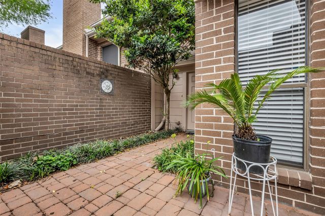 13740 Hollowgreen Drive 605, Houston, TX 77082