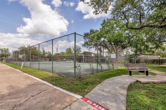 13740 Hollowgreen Drive 605, Houston, TX 77082