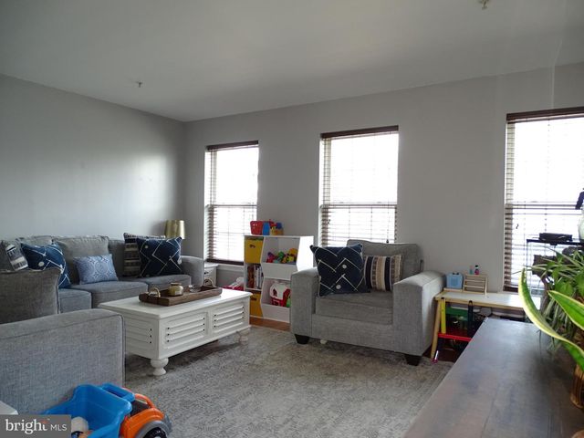 235 FISHER DR, York, PA 17404