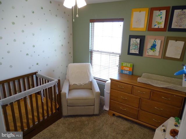 235 FISHER DR, York, PA 17404