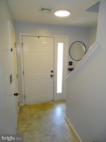 235 FISHER DR, York, PA 17404