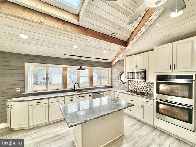 26 MARKET LN, Greenwich, NJ 08323