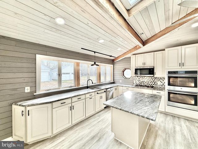 26 MARKET LN, Greenwich, NJ 08323